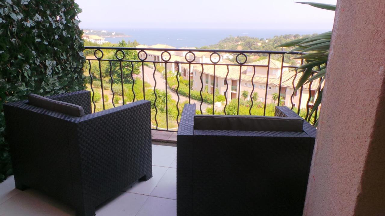 Appartements Modernes Vue Mer A Cap Esterel Saint-Raphaël エクステリア 写真