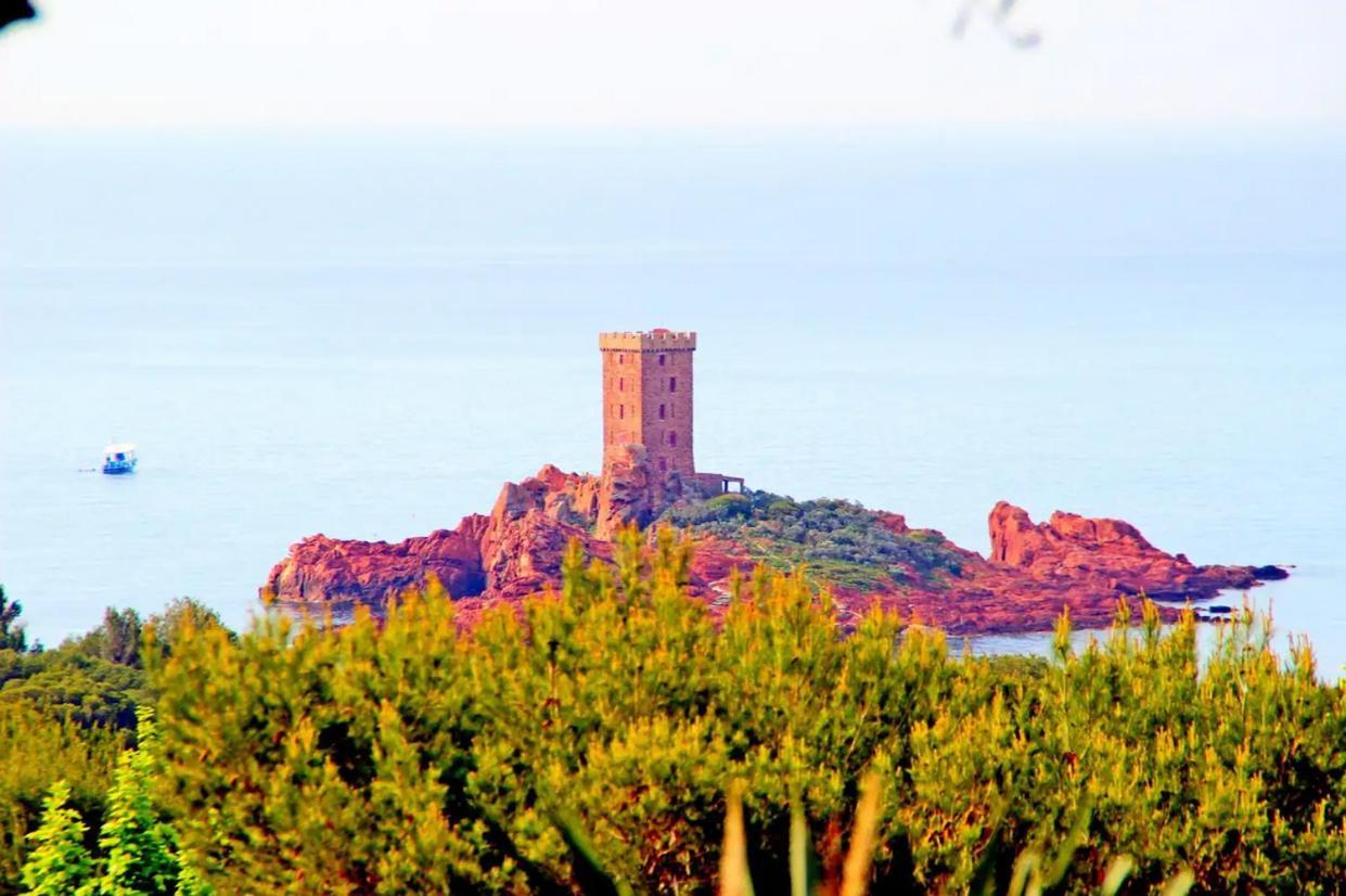 Appartements Modernes Vue Mer A Cap Esterel Saint-Raphaël エクステリア 写真